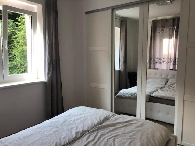 Velden View Ferienwohnung Mit Grosser Sonnenterrasse Und See- Und Karawankenblick Velden am Wörthersee Buitenkant foto
