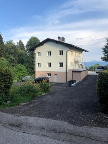 Velden View Ferienwohnung Mit Grosser Sonnenterrasse Und See- Und Karawankenblick Velden am Wörthersee Buitenkant foto