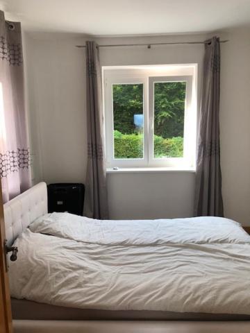Velden View Ferienwohnung Mit Grosser Sonnenterrasse Und See- Und Karawankenblick Velden am Wörthersee Buitenkant foto